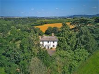 ELEGANT AND SPACIOUS COUNTRY HOME IN ROSS-ON-WYE