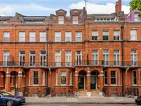 SPLIT LEVEL APARTMENT ON CHEYNE GARDENS
