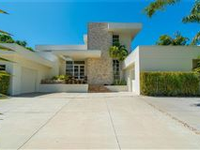MAGNIFICENT HARBOR ACRES RESIDENCE