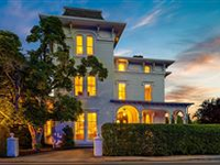 ELEGANT AND STUNNING SINGLE FAMILY ESTATE