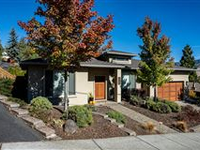 BEAUTIFUL CUSTOM HOME WITH VIEWS IN DOWNTOWN ASHLAND