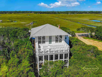 QUIET AND QUAINT ISLAND HOME