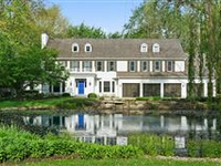 BEAUTIFUL FIVE BEDROOM HOME IN LAKE FOREST