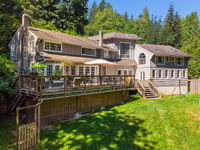 CHARMING COUNTRY LIFE ON BOWEN ISLAND