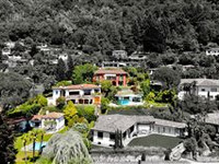 RECENTLY RENOVATED VILLA IN GREAT LOCATION