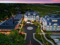 AWARD WINNING LUXURY CONDOMINIUM CLOSE TO DOWNTOWN