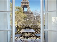 LIVE WITH THE EIFFEL TOWER AT YOUR DOOR STEP