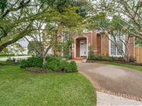 BEAUTIFUL TRADITIONAL HOME WITH TIMELESS APPEAL