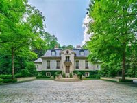 THOUGHTFULLY DESIGNED TUXEDO PARK HOME