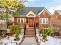 HOME IDEALLY SITUATED NEAR LAIRD PARK