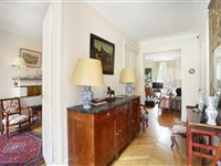 LOVELY LIGHT-FILLED APARTMENT IN A FINE EARLY 20TH CENTURY FREESTONE BUILDING