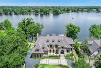 GRAND LAKEFRONT LUXURY RESIDENCE