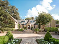 A SPECTACULAR LUXURY HOME