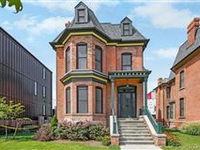 CONTEMPORARY CONDO IN RENOVATED HISTORIC BUILDING
