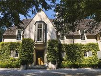 AMAZING ESTATE IN PRIVATE HILLTOP SETTING