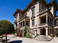 CLASSICAL LUXURY MANOR IN SERENE SETTING