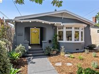 RENOVATED BERKELEY BUNGALOW WITH EXPANSIVE PRIVATE BACKYARD