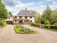 MAGICAL WATERSIDE FAMILY BRAINTREE ESTATE