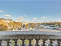 LUXURIOUSLY RENOVATED FOURTH FLOOR APARTMENT