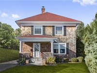 WONDERFULLY RENOVATED SOUTHAMPTON VILLAGE TRADITIONAL