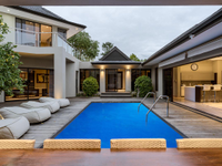 LUXURIOUS HOME WITH VIEWS IN A PRIZED POSITION