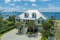 LOVE WHERE YOU LIVE - SOUND-FRONT LIVING AT ITS FINEST