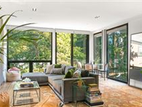 BOUTIQUE, MINT CONDO