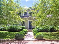 BEAUTIFUL MIX OF MODERN AND TRADITIONAL