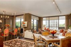 BEAUTIFUL LIGHT-FILLED SUITE WITH STUNNING OUTDOOR GARDENS