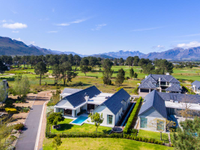 NORTH-FACING MODERN FAMILY HOME