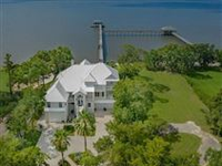VACATION YEAR-ROUND IN THE MOST MAGNIFICENT PROPERTY IN MANDEVILLE