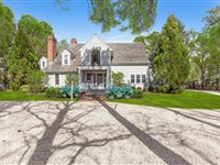 PERFECT FOR ENTERTAINING INSIDE AND OUT