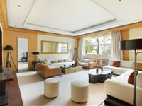 MAGNIFICENT AND STYLISH PARIS HOME