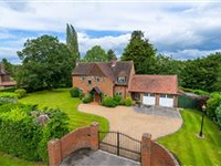 PRISTINE PROPERTY IN PRIVATE GERRARDS CROSS