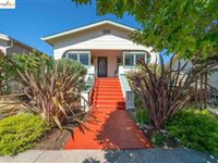 CHARMING CLASSIC BUNGALOW WITH LOVELY GARDENS