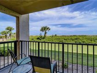 DIRECT OCEANFRONT HOME WITH GREAT AMENITIES