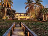 ICONIC SETTING IN PROMINENT NEIGHBORHOOD