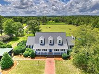 IDEAL HOME FOR THE NATURE, EQUESTRIAN AND DOG ENTHUSIAST