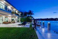 CUSTOM BUILT FRONT ROW TROPHY ESTATE