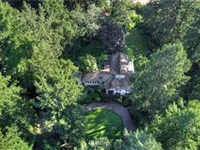 RARE AMERICAN LAKE WATERFRONT ESTATE