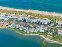 BEAUTIFUL NEWLY RENOVATED YARDARM BEACH CONDOMINIUM