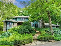 GORGEOUS SANCTUARY WITH PERFECT OUTDOOR ENTERTAINING SPACE