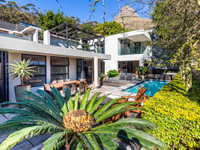 STUNNING SINGLE LEVEL GREG WRIGHT HOME