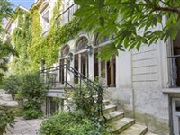 PEACEFUL GARDEN LEVEL APARTMENT