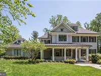 CLASSIC SHINGLE-STYLE WITH MODERN INTERIOR