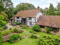 CHARMING 16TH CENTURY BARN CONVERSION IN CRAWLEY