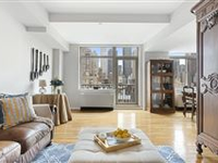 SWEEPING VIEWS OF MIDTOWN