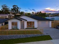 INCREDIBLE FAMILY STUNNER CLOSE TO OREWA BEACH