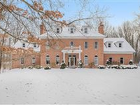 A PRIVATE 10 ACRE SETTING