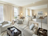 APARTMENT PERCHED HIGH ABOVE PARK AVENUE